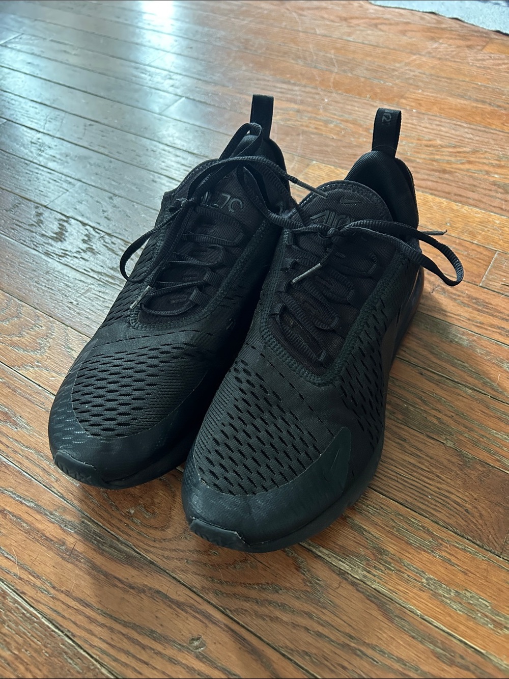 Nike Men’s Black Air 270